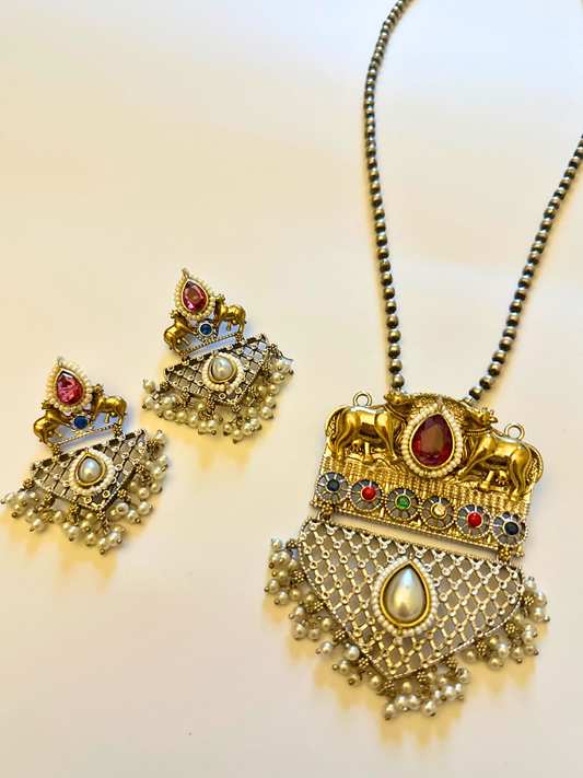 Nandira Longchain Necklace set with Earrings