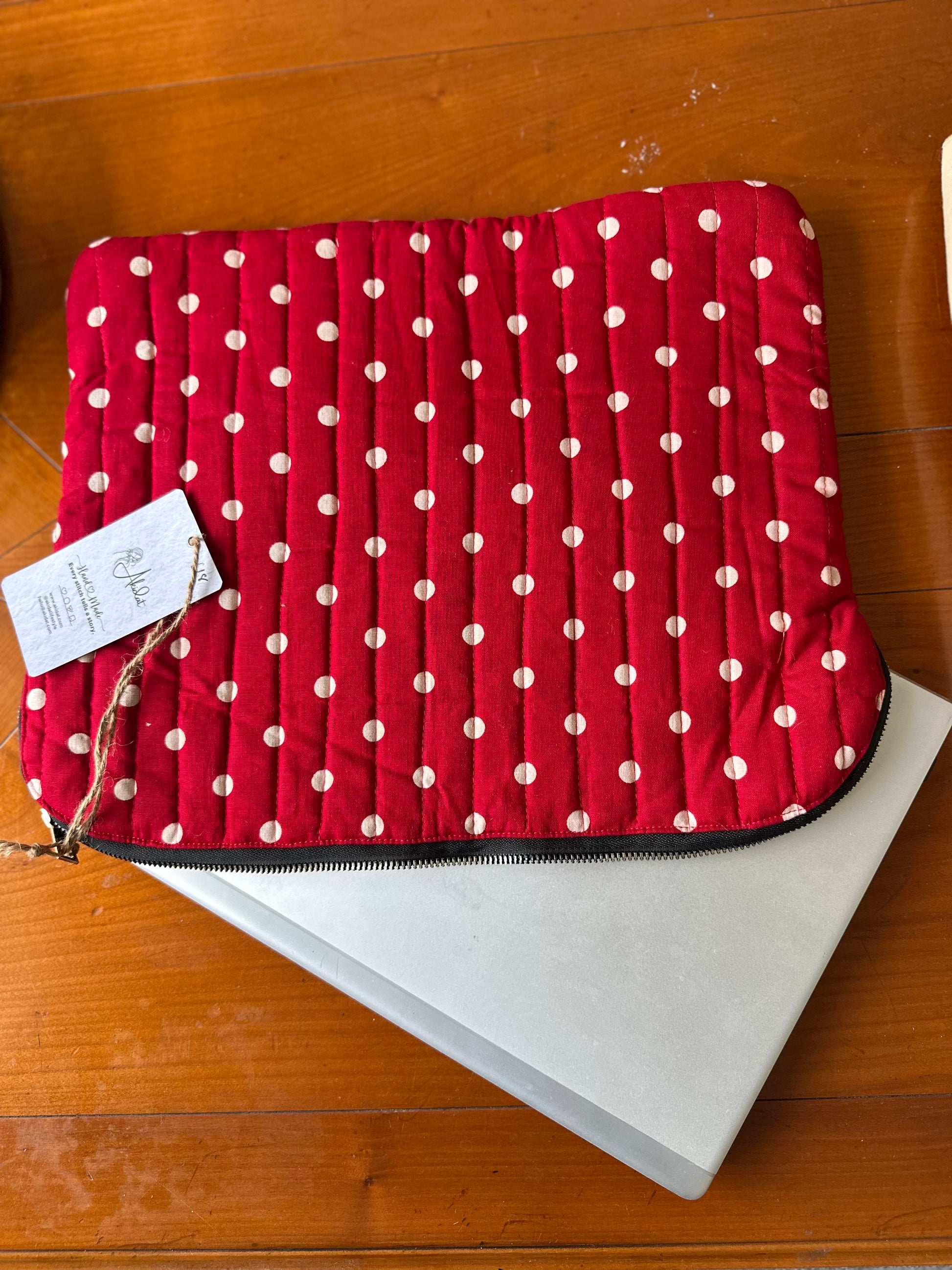 Sustainable office accessory for upto 15 inch laptop