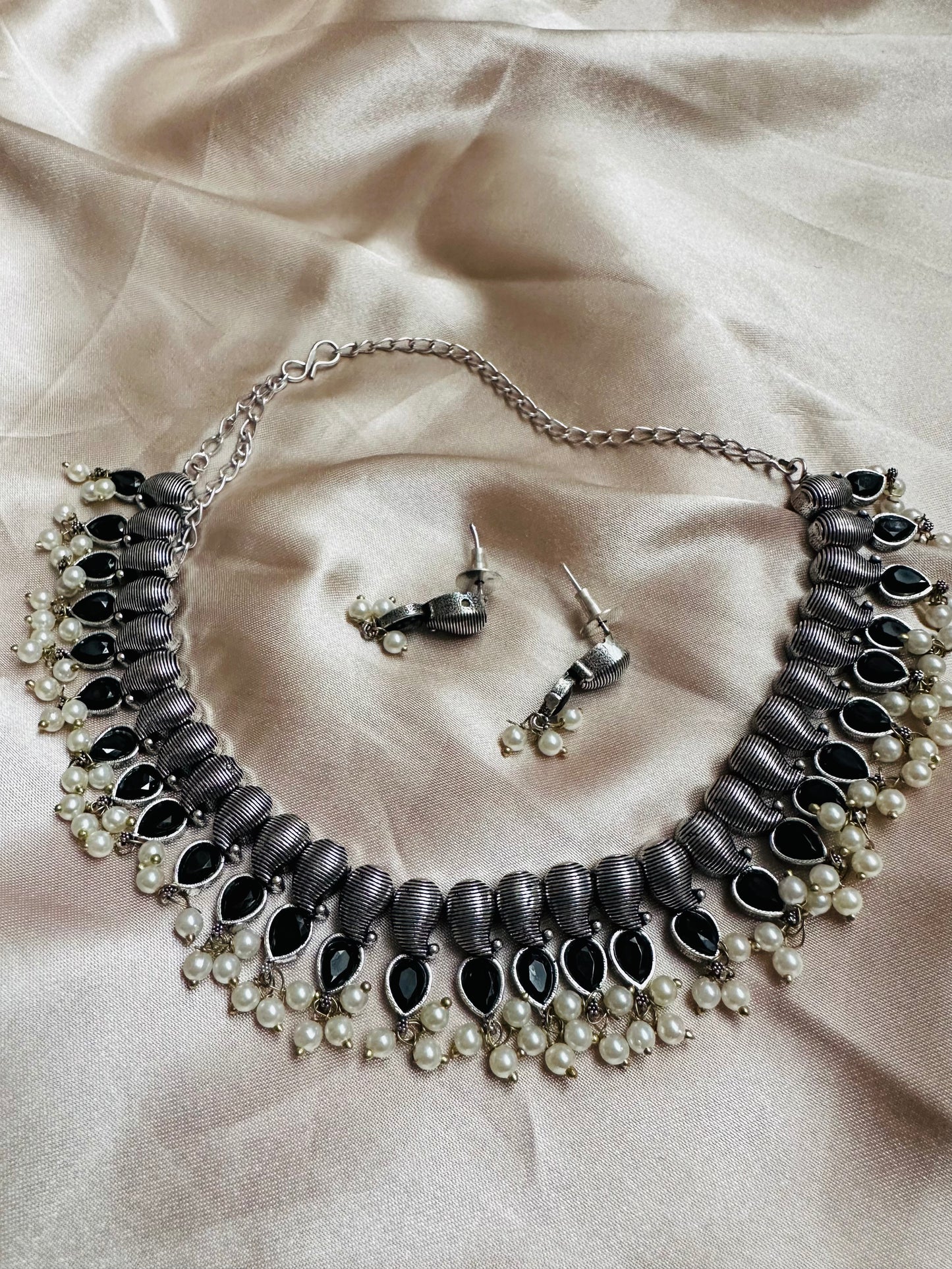 Aam Patta Shringar Choker Set