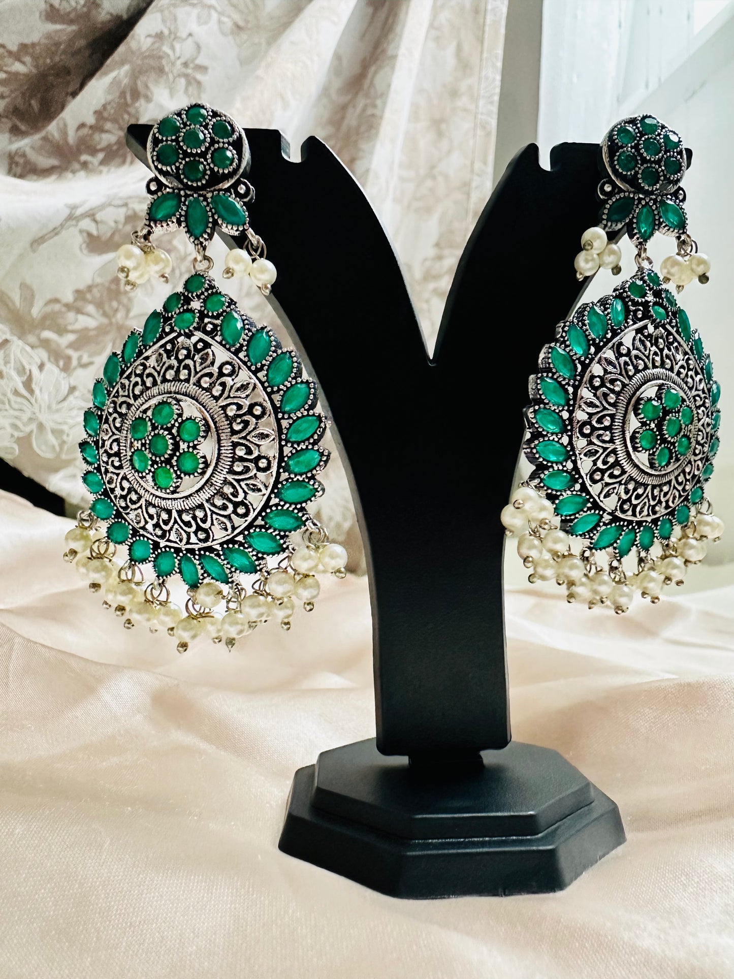 Noorani Elegance Dangling Earrings