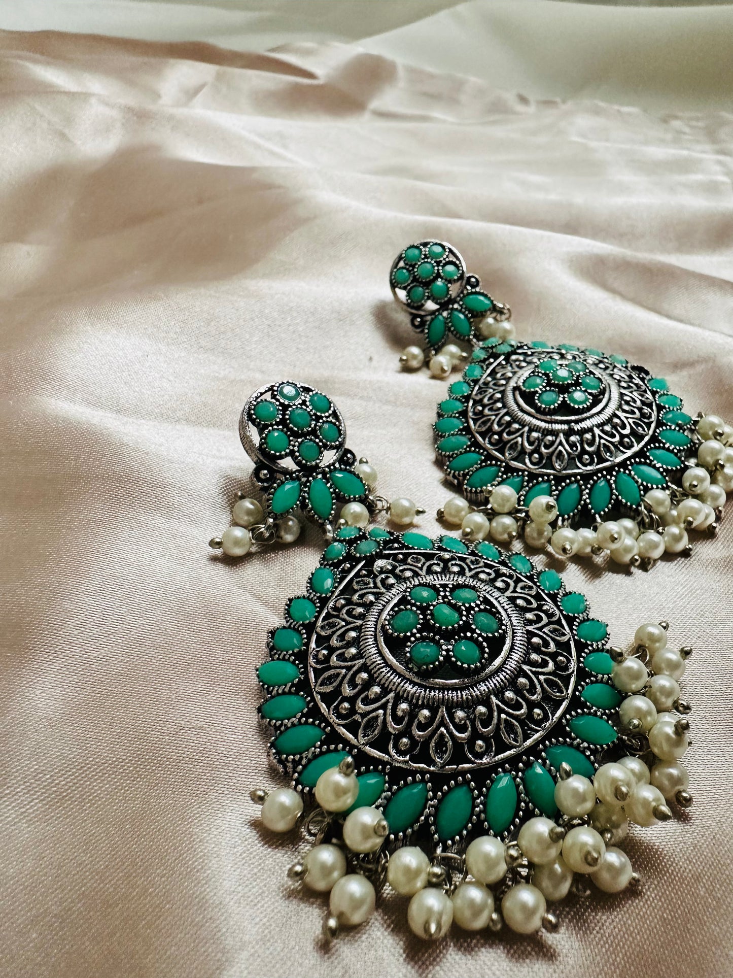 Noorani Elegance Dangling Earrings