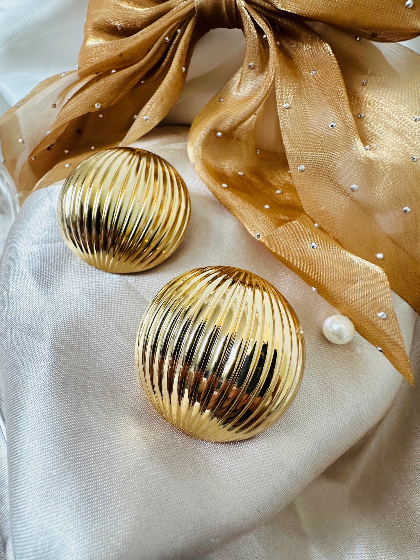 Turtle Bay Minimalist Earrings